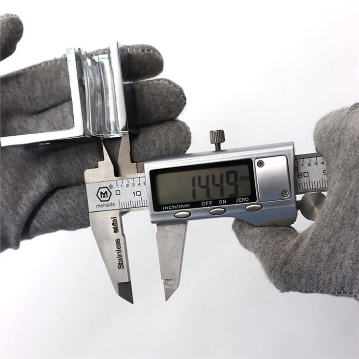 Left hand sleeve over glass clamp (10)