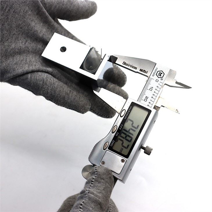 Left hand sleeve over glass clamp (9)