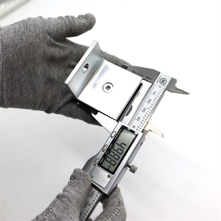 satin chromed wall to glass clip (6)