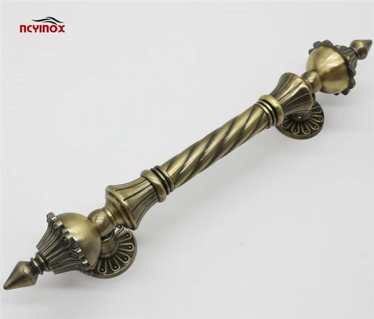 Firm And Elegant Classic Golden Door Handle
