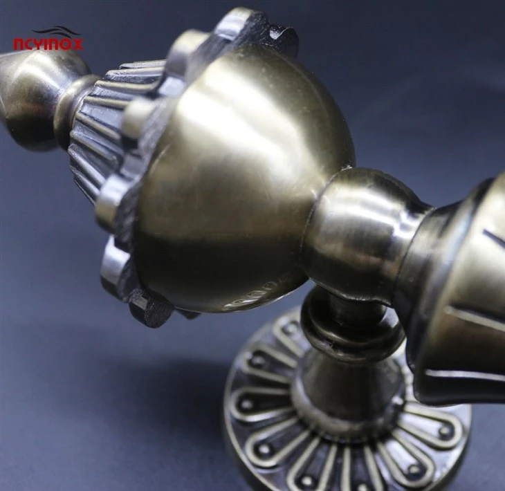 Firm And Elegant Classic Golden Door Handle